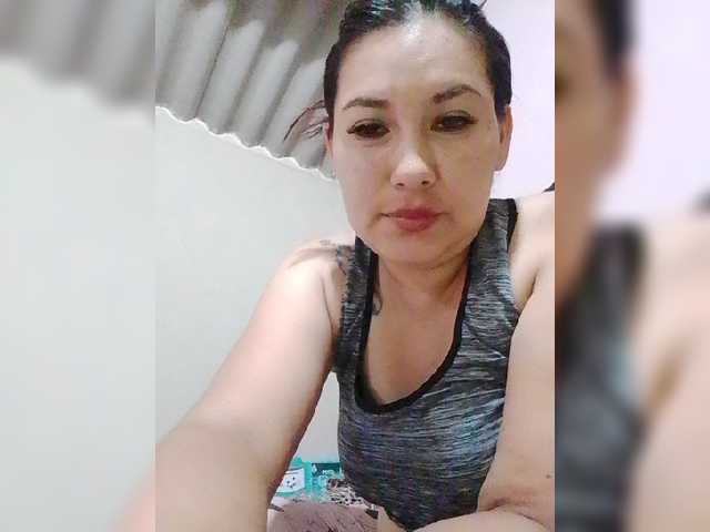 Kate014 live cam on BongaCams