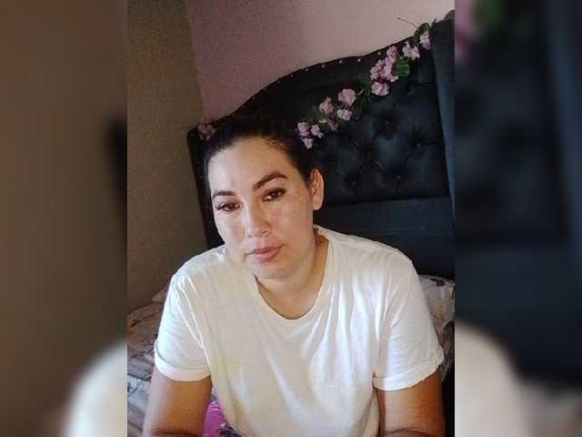 Kate014, live now on BongaCams