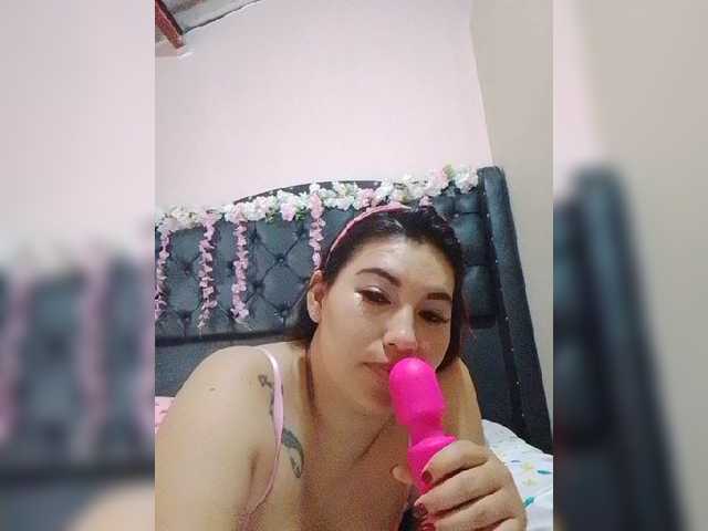 Kate014 live cam on BongaCams