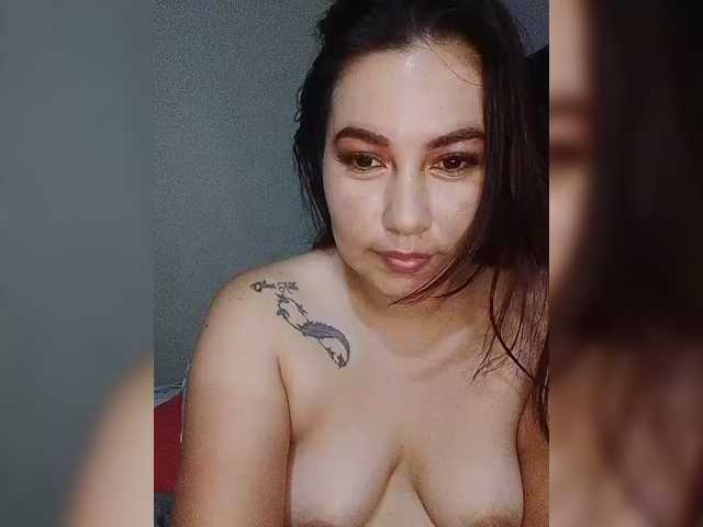 Kate014, en directo ahora en BongaCams