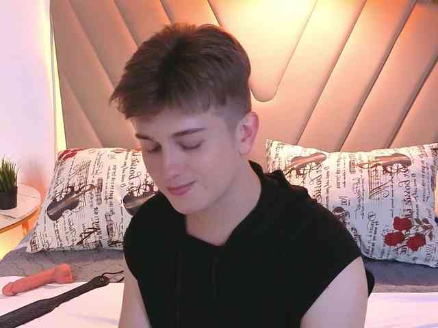 MilessCooper Sex Cam Show