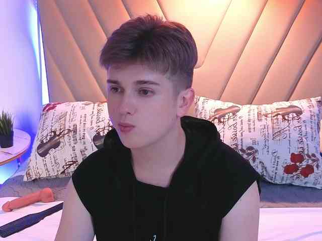 MilessCooper Sex Cam Show