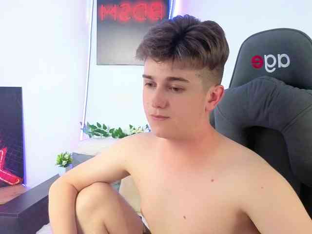 MilessCooper Sex Cam Show