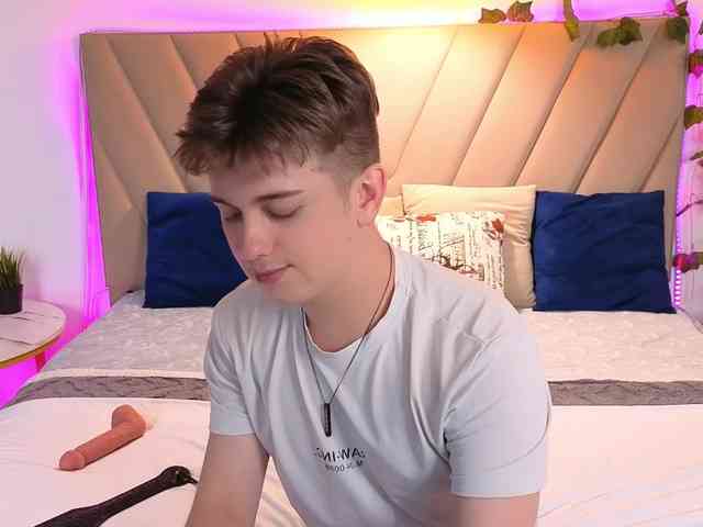 MilessCooper Sex Cam Show