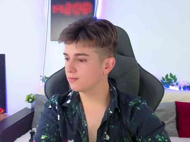 MilessCooper Sex Cam Show