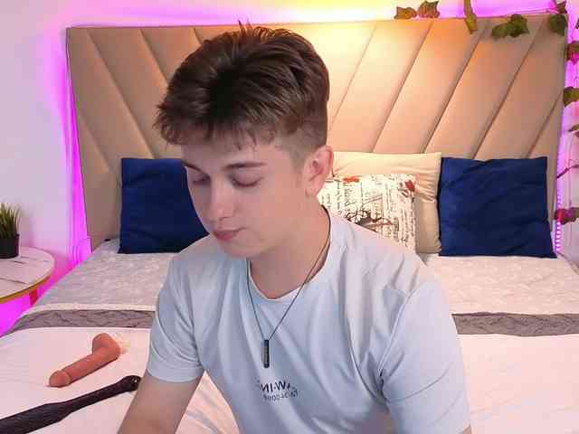 MilessCooper Sex Cam Show