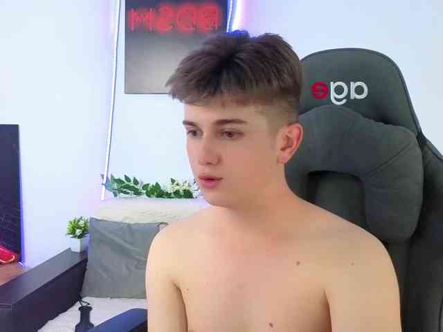 MilessCooper Sex Cam Show