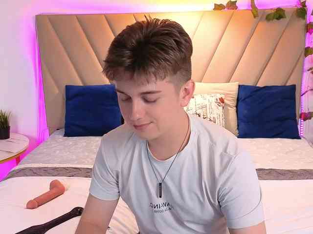 MilessCooper Sex Cam Show