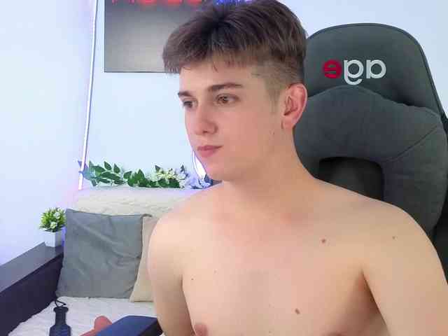 MilessCooper Sex Cam Show