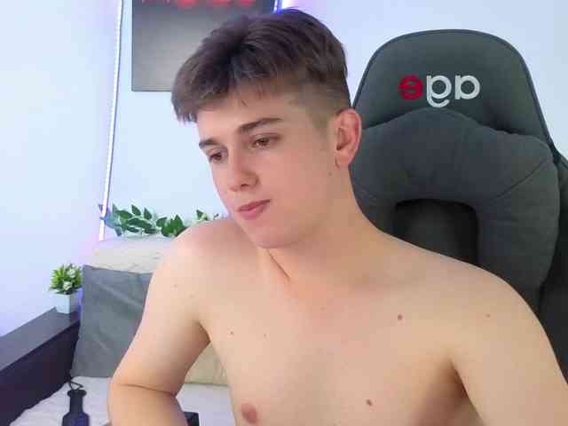 MilessCooper Sex Cam Show
