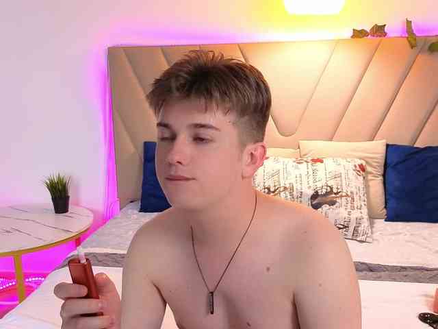MilessCooper Sex Cam Show