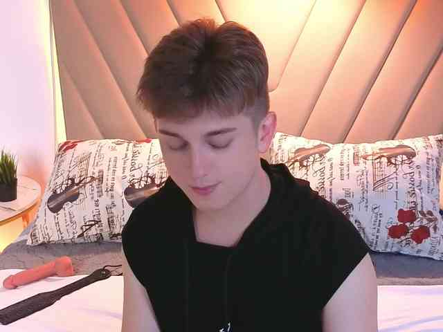 MilessCooper Sex Cam Show