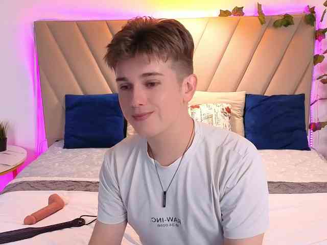 MilessCooper Live Webcam on BongaCams