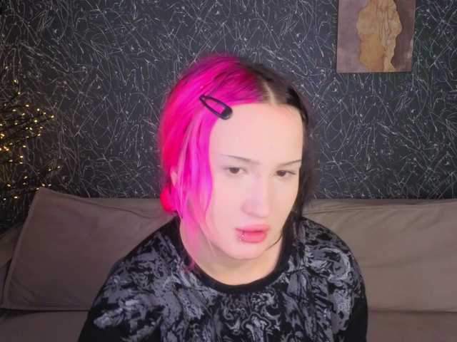 Ekimmj-age live cam on BongaCams