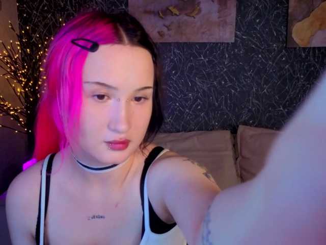 Ekimmj-age live cam on BongaCams