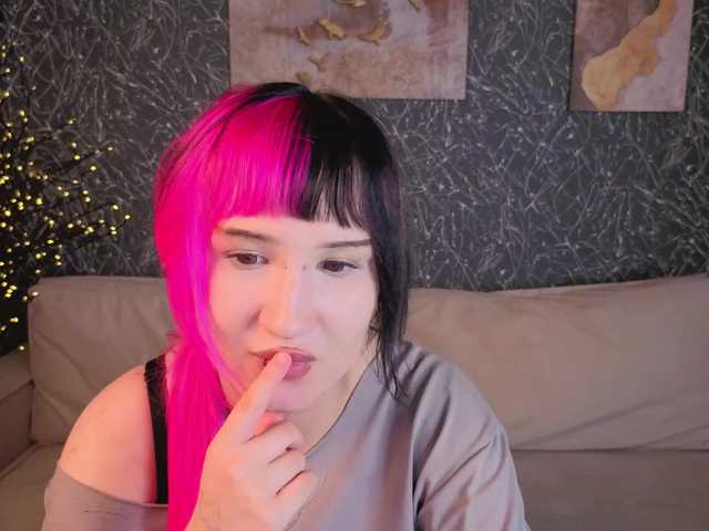 Ekimmj-age live cam on BongaCams