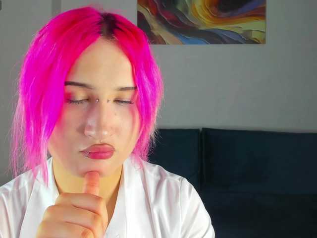 Ekimmj-age live cam on BongaCams