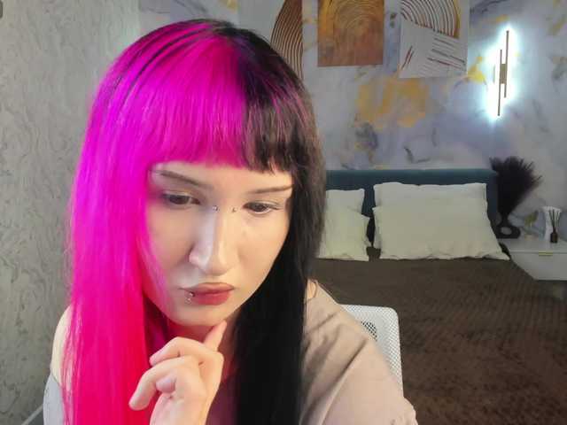 Ekimmj-age live cam on BongaCams