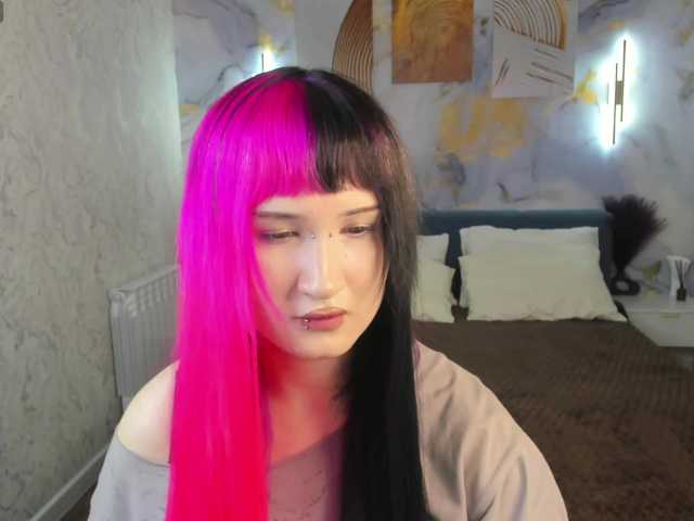 Ekimmj-age live webcam show
