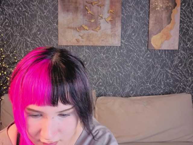 Ekimmj-age live webcam show