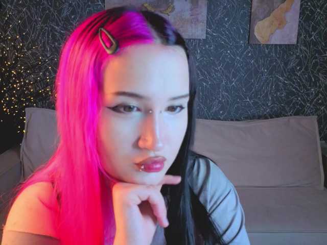 Ekimmj-age live cam on BongaCams