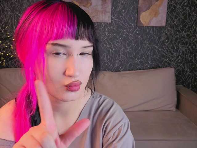 Ekimmj-age live cam on BongaCams