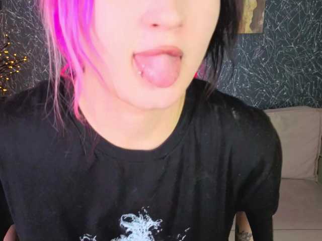 Ekimmj-age live cam on BongaCams