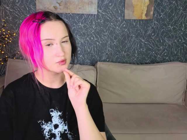 Ekimmj-age live cam on BongaCams
