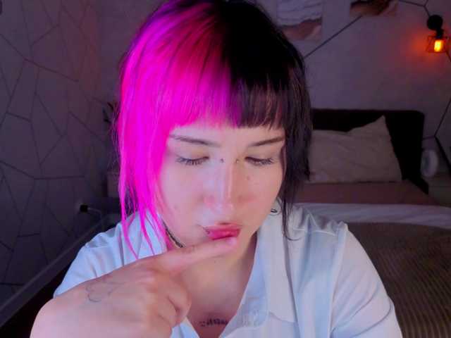 Ekimmj-age live cam on BongaCams