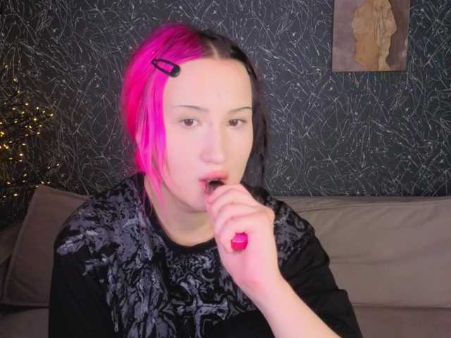Ekimmj-age live cam on BongaCams