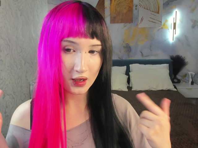 Ekimmj-age live webcam show