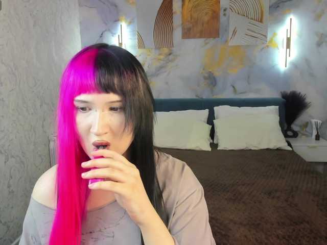 Ekimmj-age live webcam show