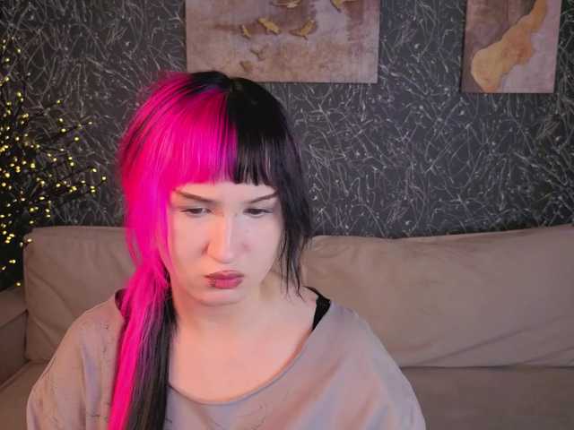 Sex chat gratuit in direct cu Ekimmj-age pe BongaCams