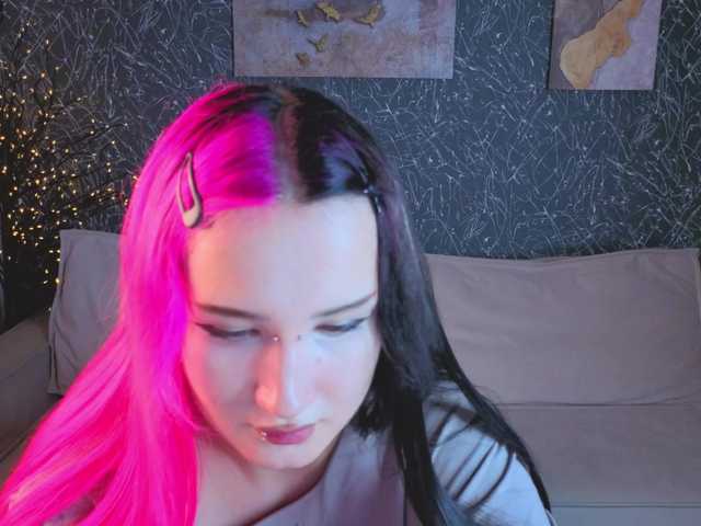 Ekimmj-age live cam on BongaCams