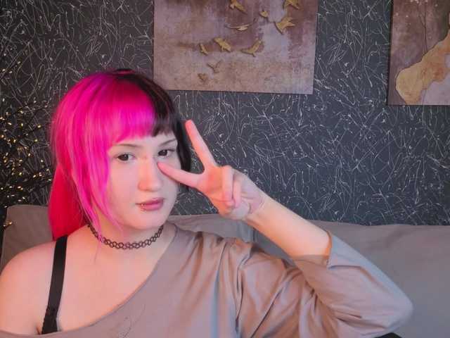 Ekimmj-age live cam on BongaCams