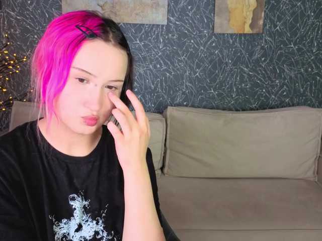 Ekimmj-age live cam on BongaCams