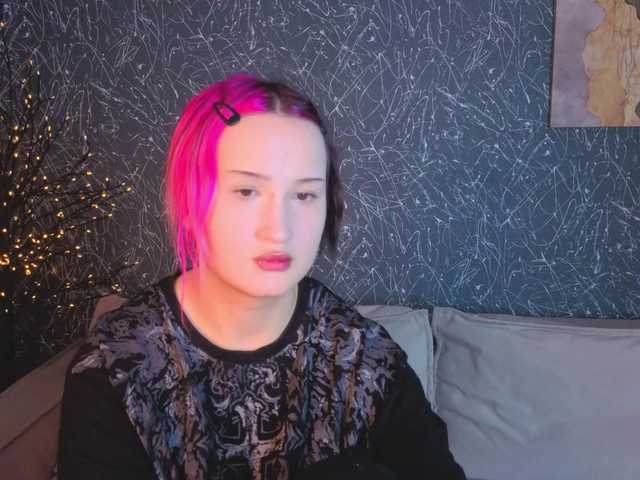 Ekimmj-age live cam on BongaCams