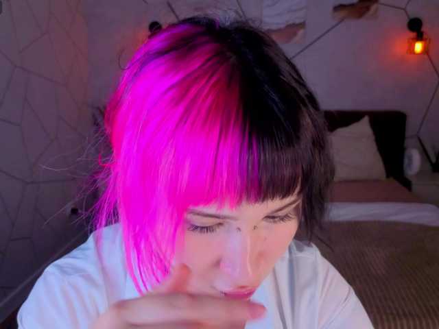 Ekimmj-age live cam on BongaCams