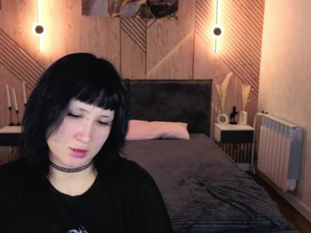 Ekimmj-age live cam on BongaCams