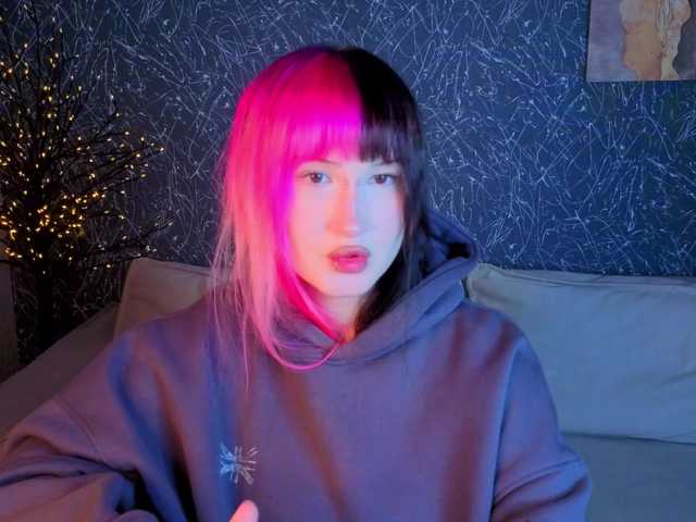 Ekimmj-age live cam on BongaCams