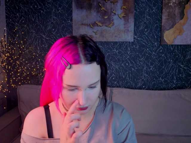 Ekimmj-age live cam on BongaCams