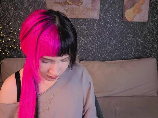Ekimmj-age live webcam show