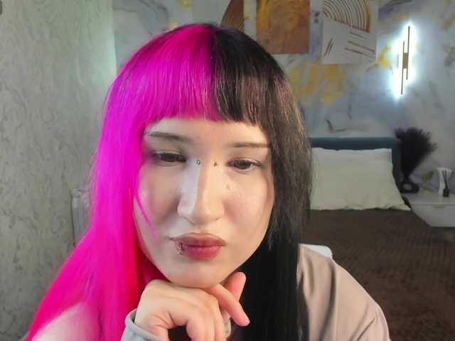 Ekimmj-age live cam on BongaCams