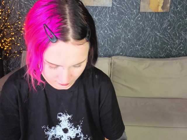 Ekimmj-age live cam on BongaCams