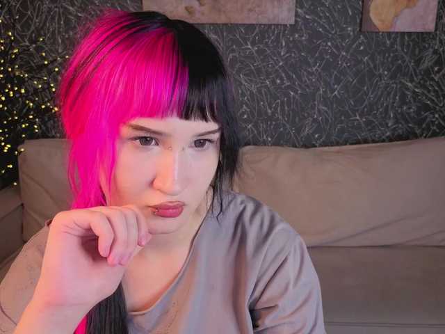 Ekimmj-age live cam on BongaCams