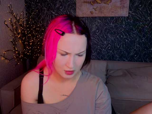 Ekimmj-age live cam on BongaCams