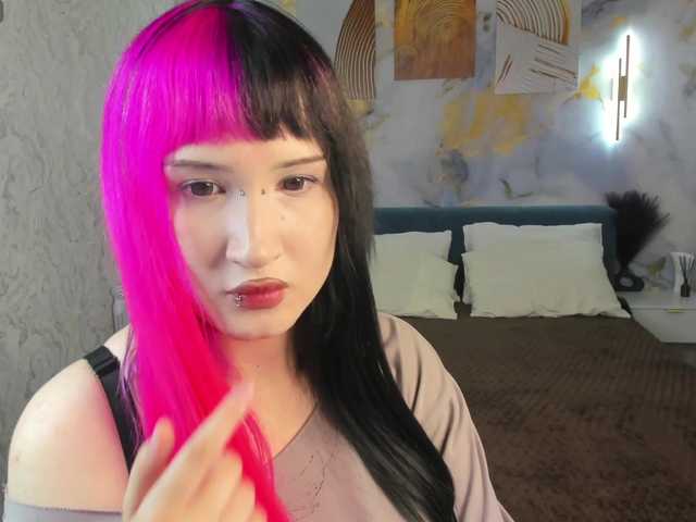 Ekimmj-age live webcam show