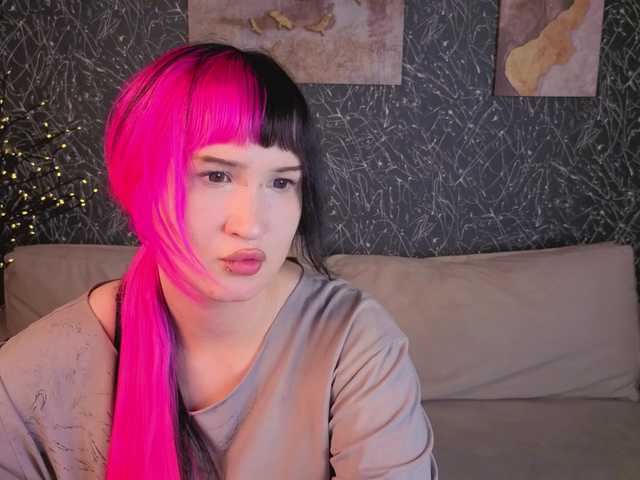 Ekimmj-age live cam on BongaCams