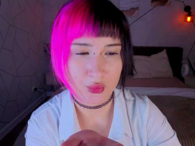 Ekimmj-age live cam on BongaCams