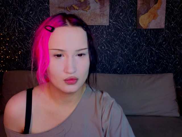 Ekimmj-age live cam on BongaCams